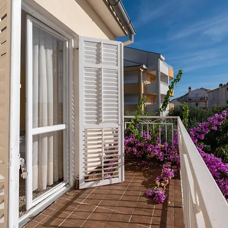 Apartamento By The Sea Sukosan, Zadar - 5863 Sukošan